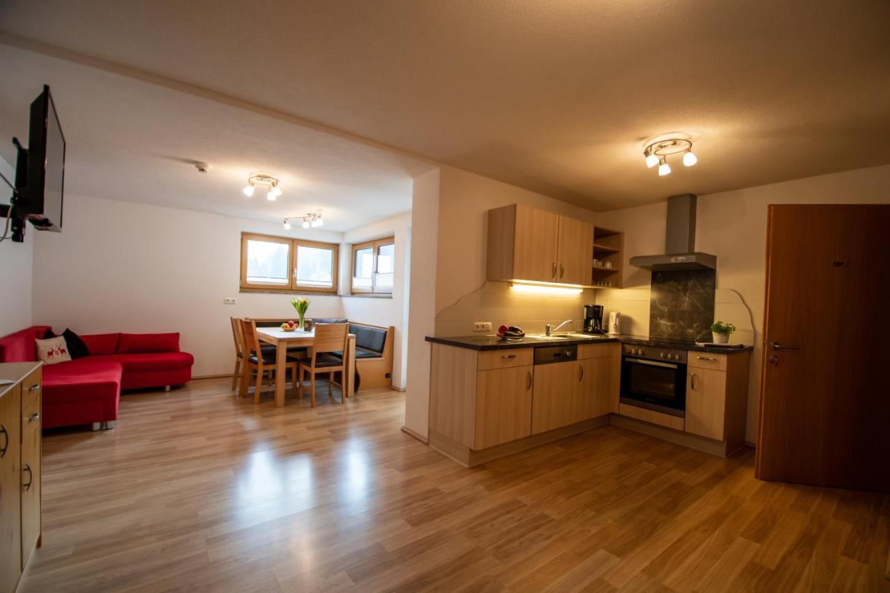 Haus Raggl Apartment Landeck Bagian luar foto