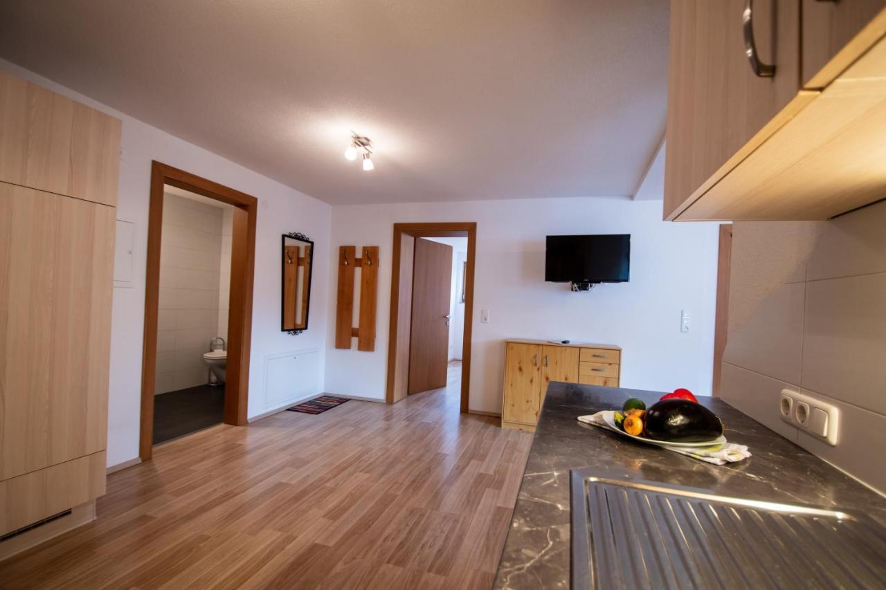 Haus Raggl Apartment Landeck Bagian luar foto