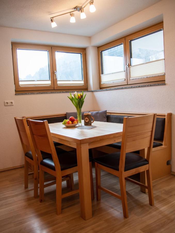 Haus Raggl Apartment Landeck Bagian luar foto